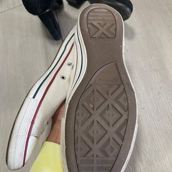 Converse - Picture 2 of 2